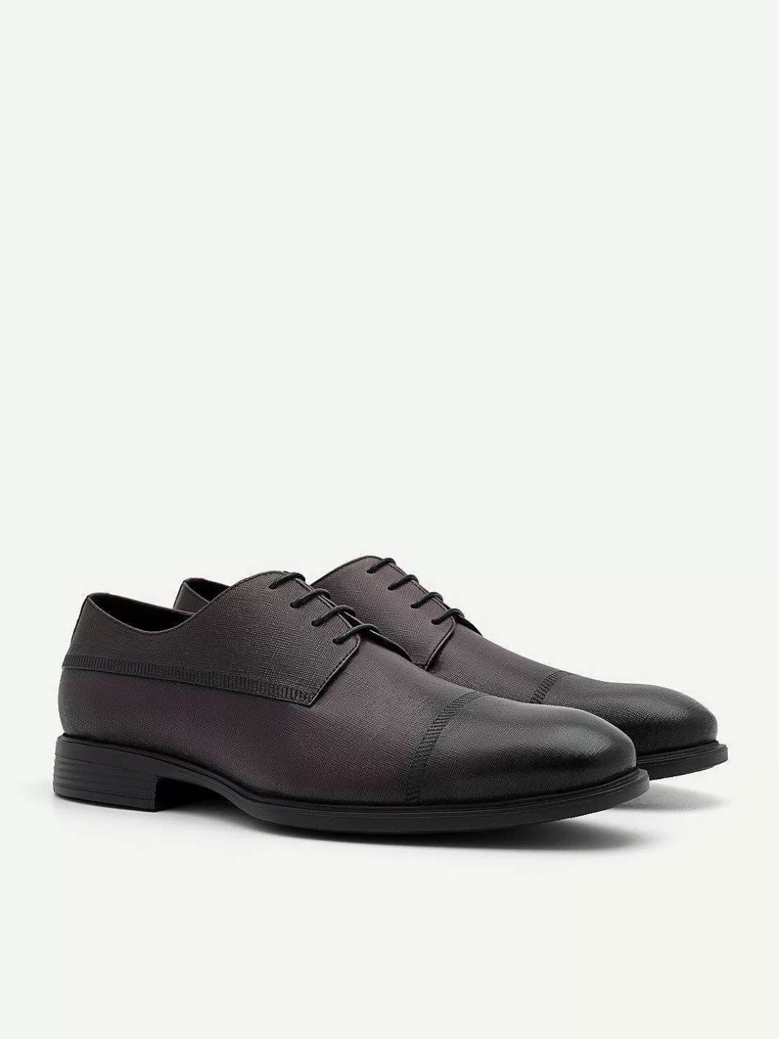 Altitude Lightweight Embossed Derby Shoes<PEDRO Online